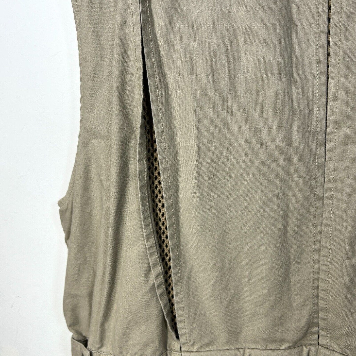 VTG Banana Republic Safari Travel Vest Mens XL Pockets Fish Khaki Vented