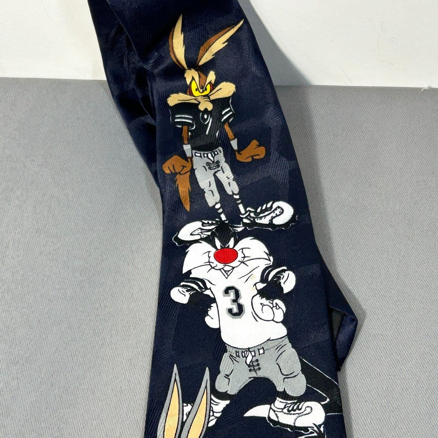 Vtg 96 Looney Tunes Mania Neck Tie Navy Bugs Daffy Taz Sylvester Wile E Football