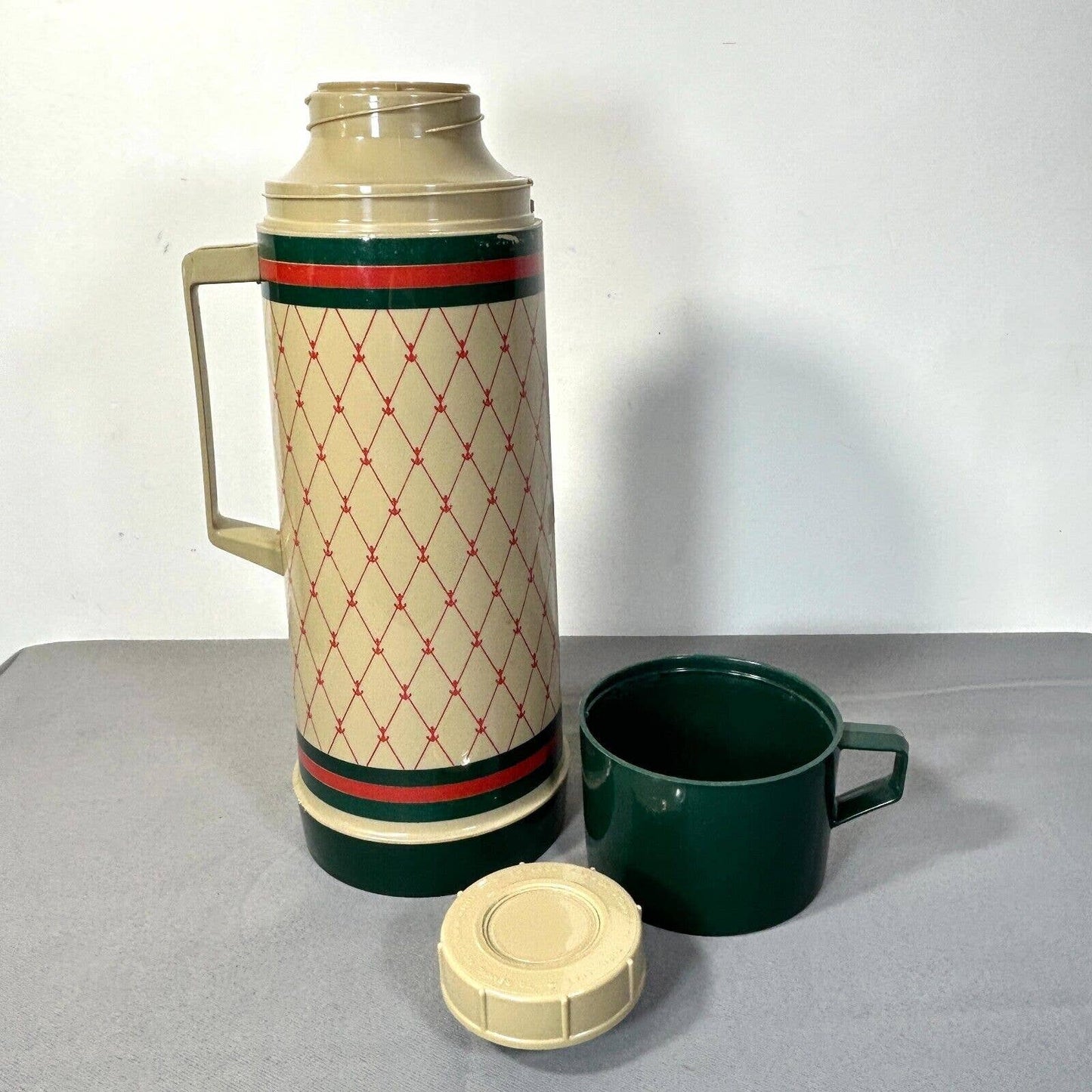 Vintage Aladdin Insulated Thermos Bottle Green Tan Design Rare 1qt Made in USA