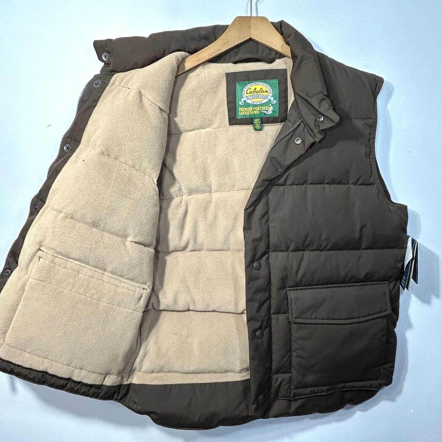 NEW Cabelas 550 Fill Puffer Vest Mens M Premier Northern Goose Down Brown